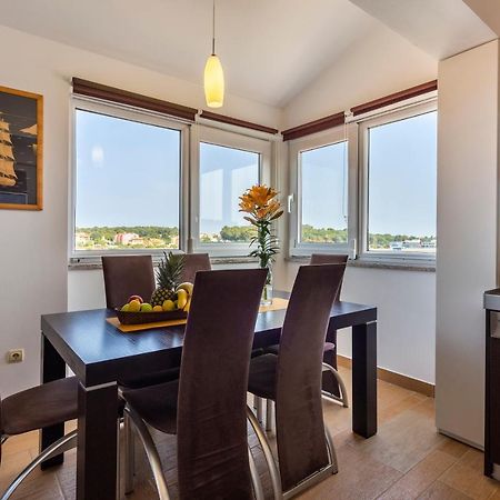 Apartman Ember Pola Esterno foto