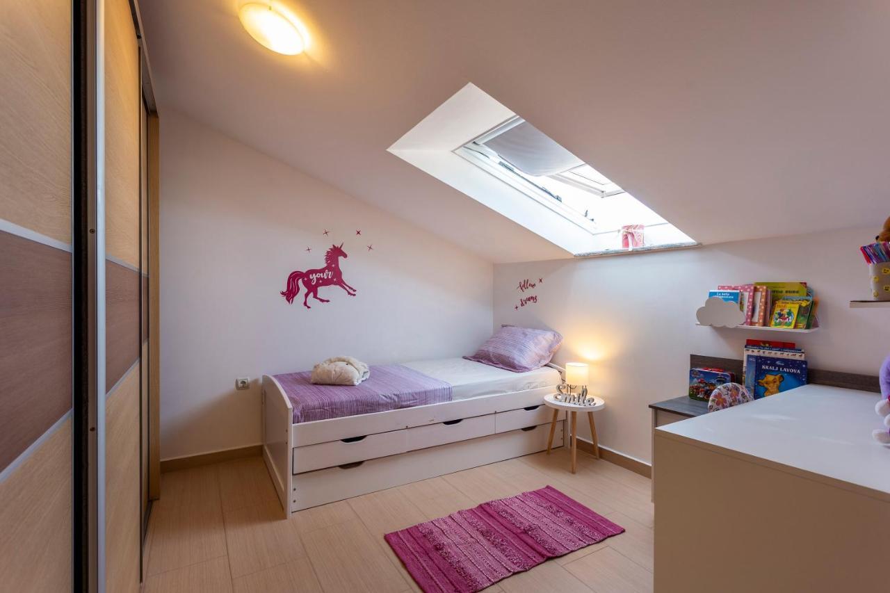 Apartman Ember Pola Esterno foto