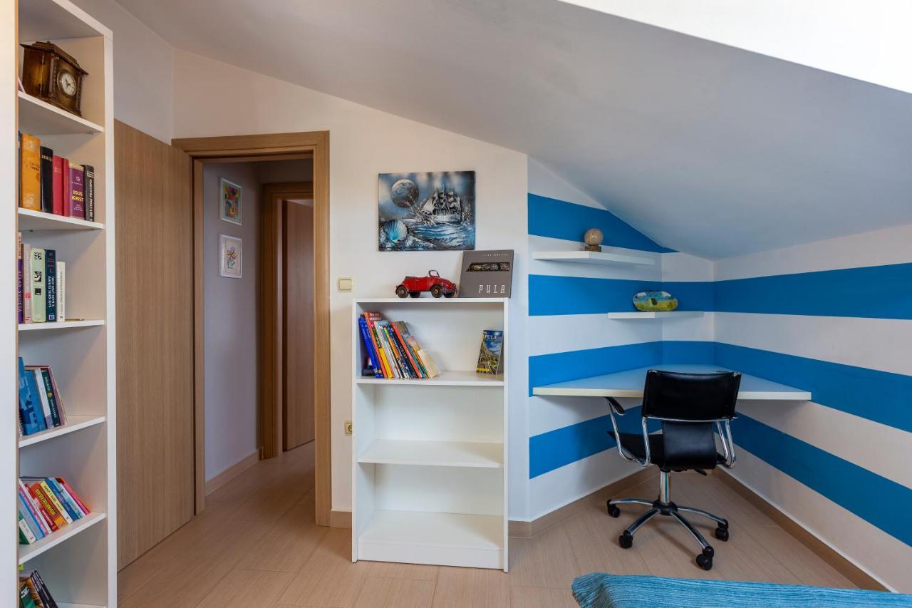 Apartman Ember Pola Esterno foto