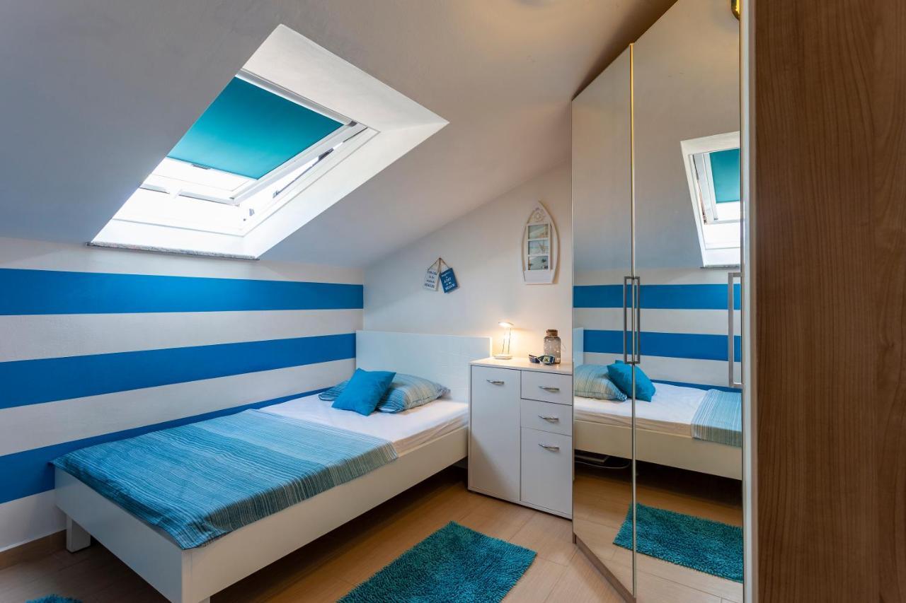 Apartman Ember Pola Esterno foto