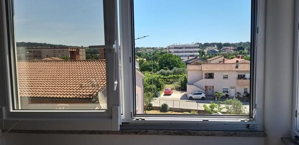 Apartman Ember Pola Esterno foto
